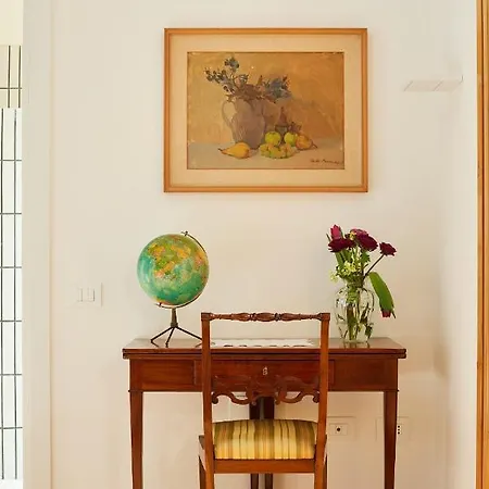 Italian Design Small Attic Appartement Bologna